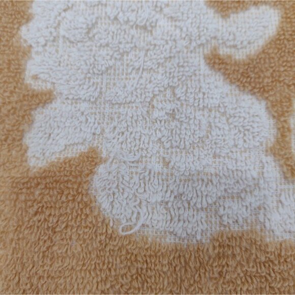 Vintage 70s Cannon Monticello Sculpted Floral Gold White Towel Retro 22 X 40 - Picture 8 of 12